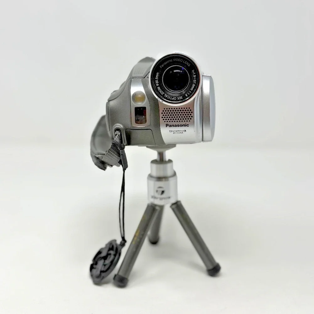 Panasonic PV-GS29 MiniDV Camcorder 30x Zoom w/ Targus Tripod Parts Read